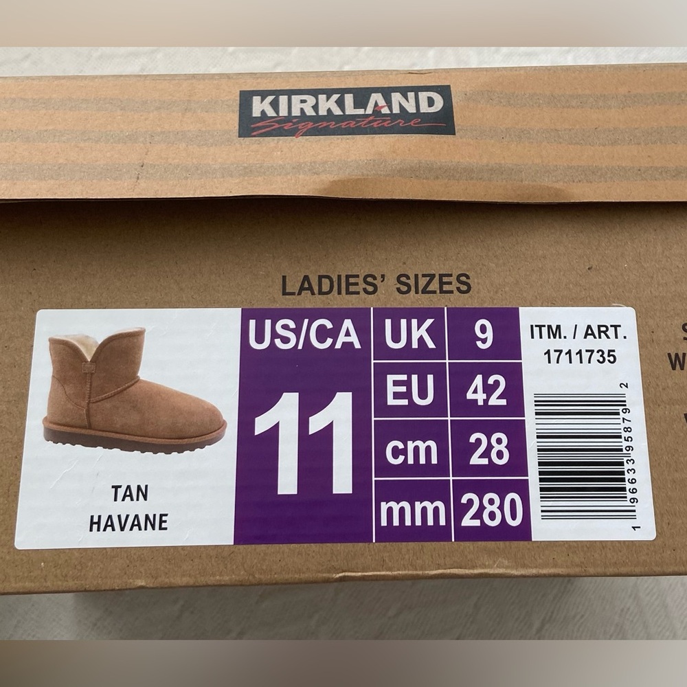 Kirkland Signature Women's Shearling Scalloped Edge Boot (Chestnut, US Footwear) - Picture 10 of 10